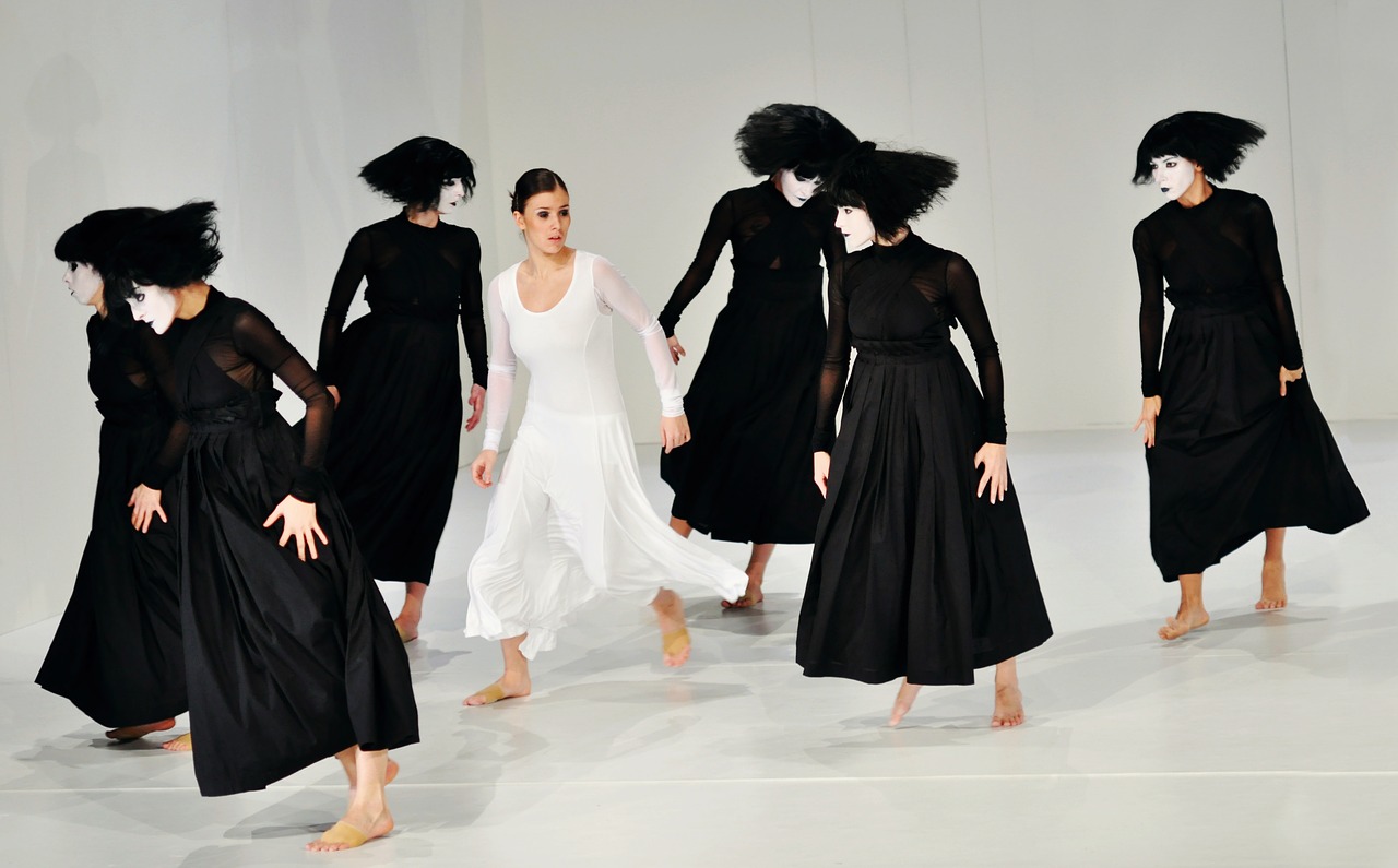 blacknwhite-dance-1657494-1280.jpg