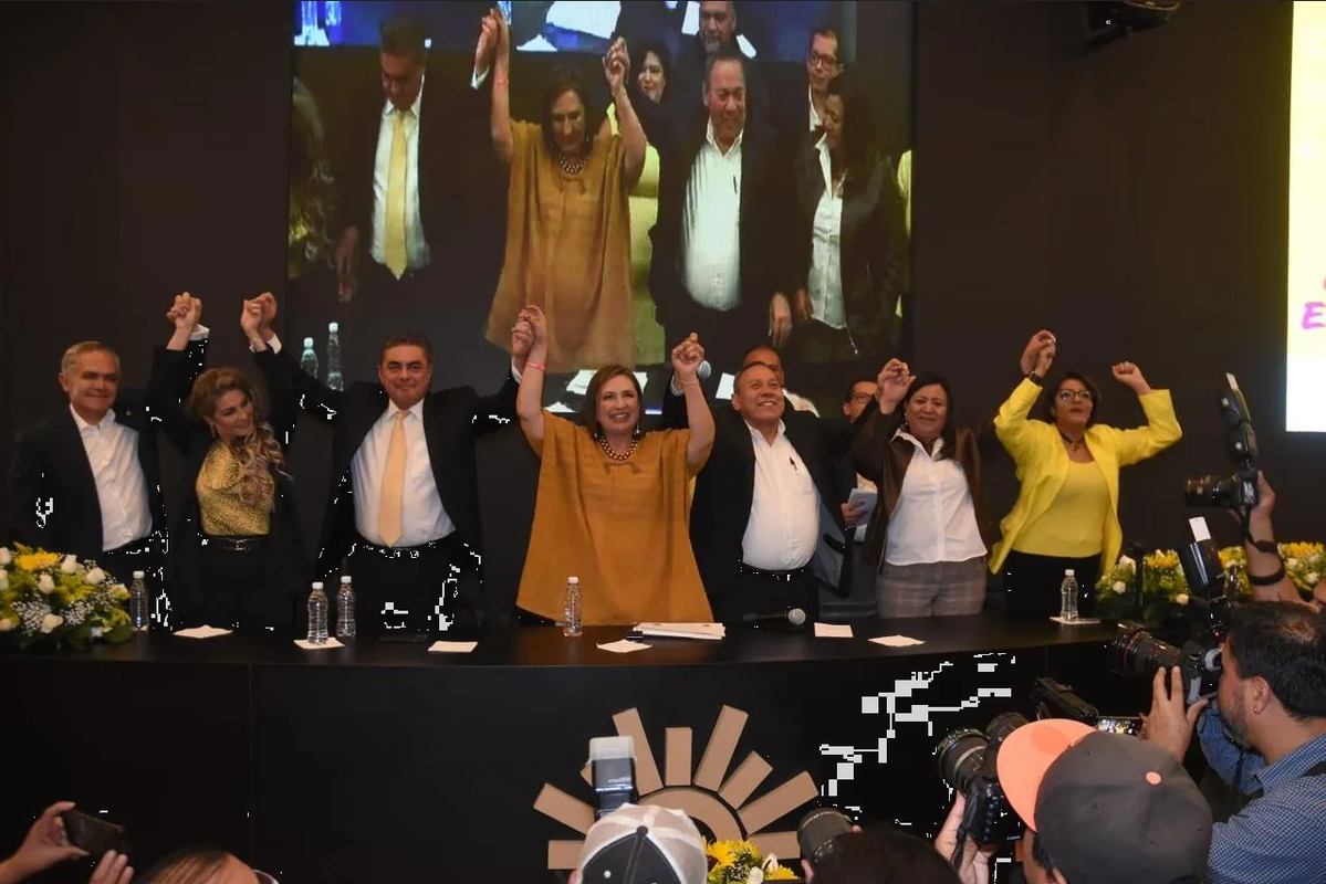 Tercera y última: Xóchitl Gálvez se registra como precandidata y reanima al PRD