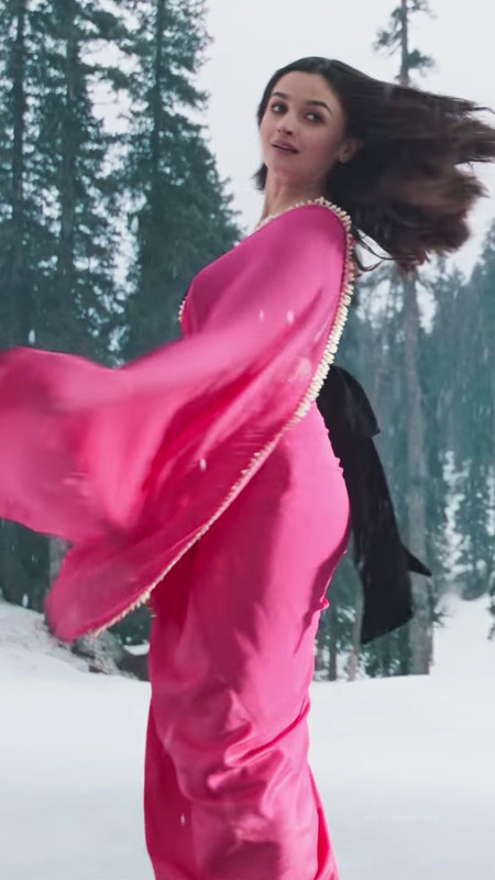 pink-saree-look-of-alia-bhatt-hot