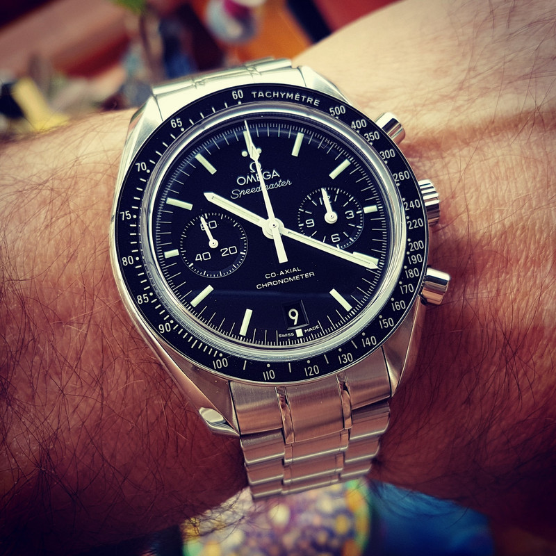 Omega Speedmaster Moonwatch Co-Axial Chronograph 44.25 mm Cal. 9300 (1)