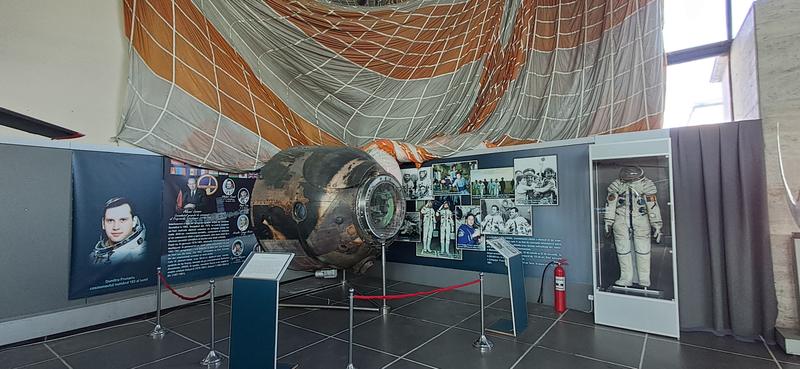 Museo militar nacional, arco de triunfo y museo nacional del pueblo. - Bucarest: Le petit Paris de l’est (3)