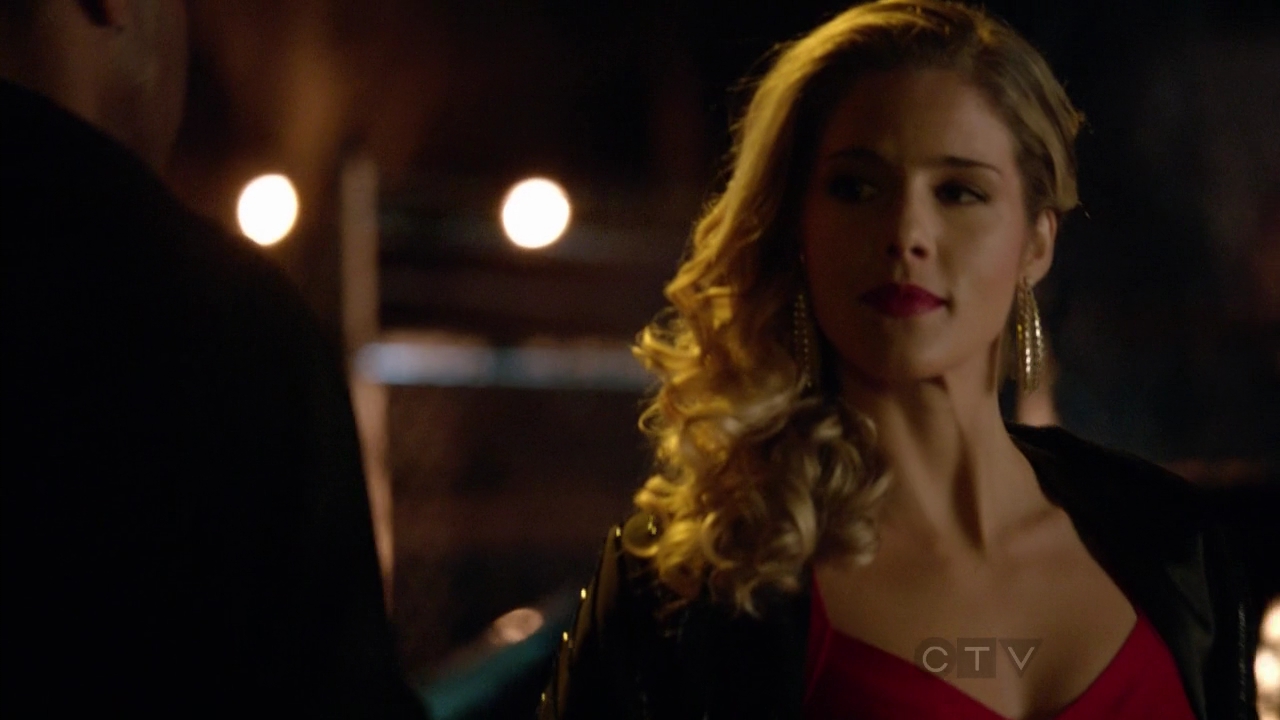 Fotos 01725 Arrow.S01E21.720p.HDTV.X264-DIMENSIO