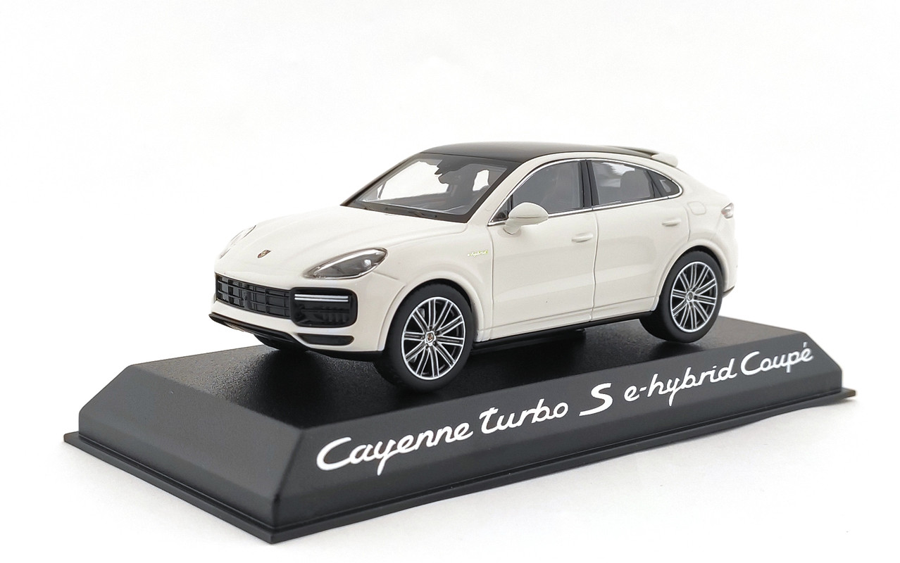 Porsche Cayenne Turbo S E-Hybride Coupe Norev (1)