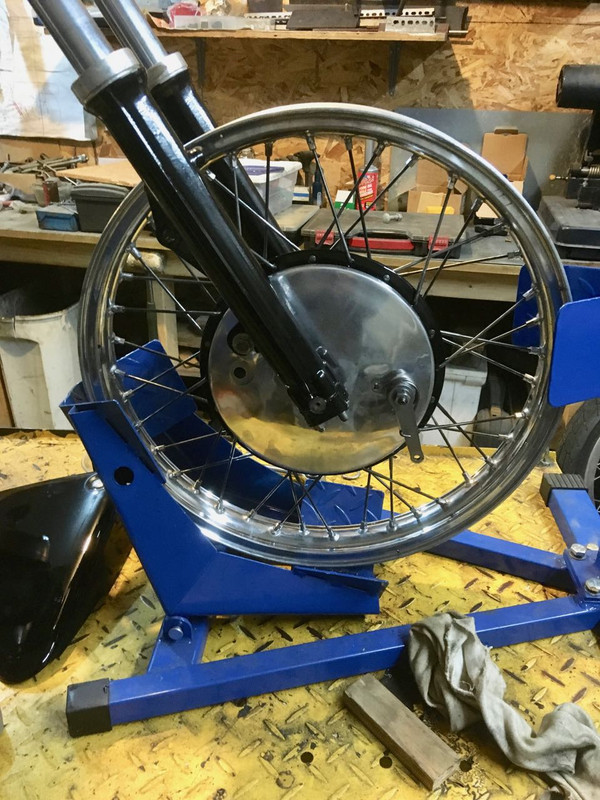 WM2 Weimer front rim spoked to 8" hub on bike (1)