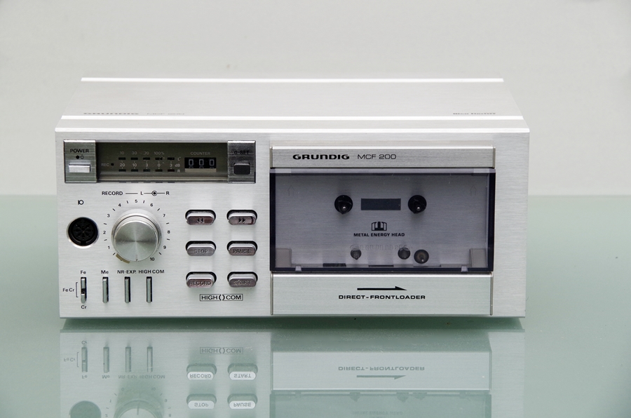 [Bild: Grundig-MCF200-1x.jpg]