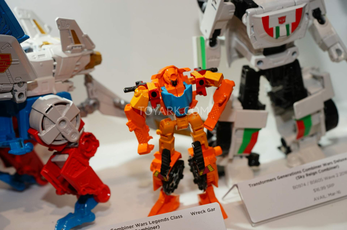 SDCC2015-Hasbro-Transformers-Combiner-Wars-011