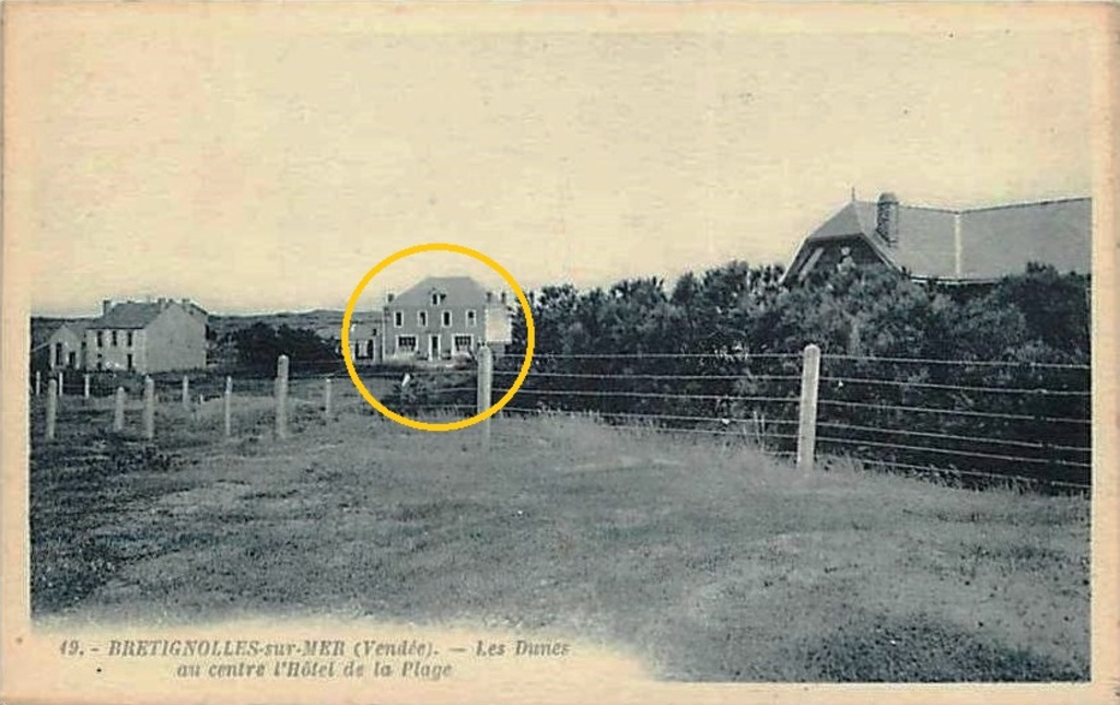 12. Les dunes et l'Hôtel de la plage