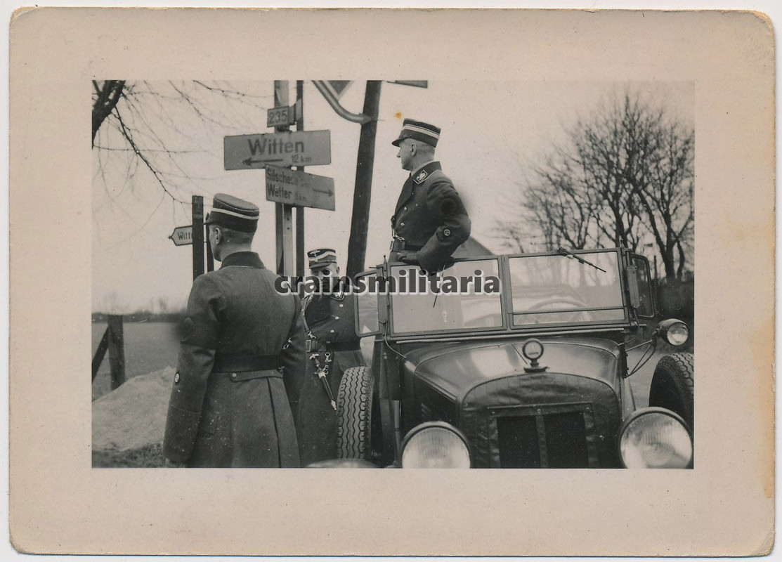 Orig. Foto Kraftfahrer General Kübelwagen b. Weg