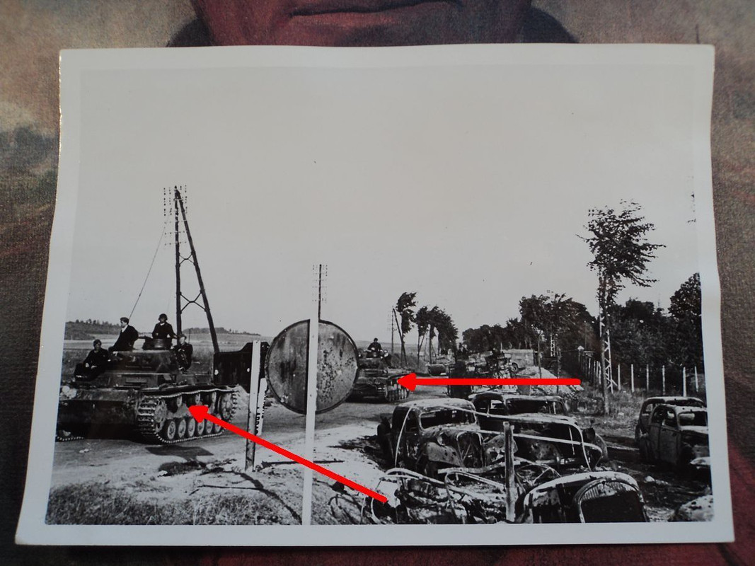 PANZER-KOLONNE, Panzer III, Panzer II, zerstörte