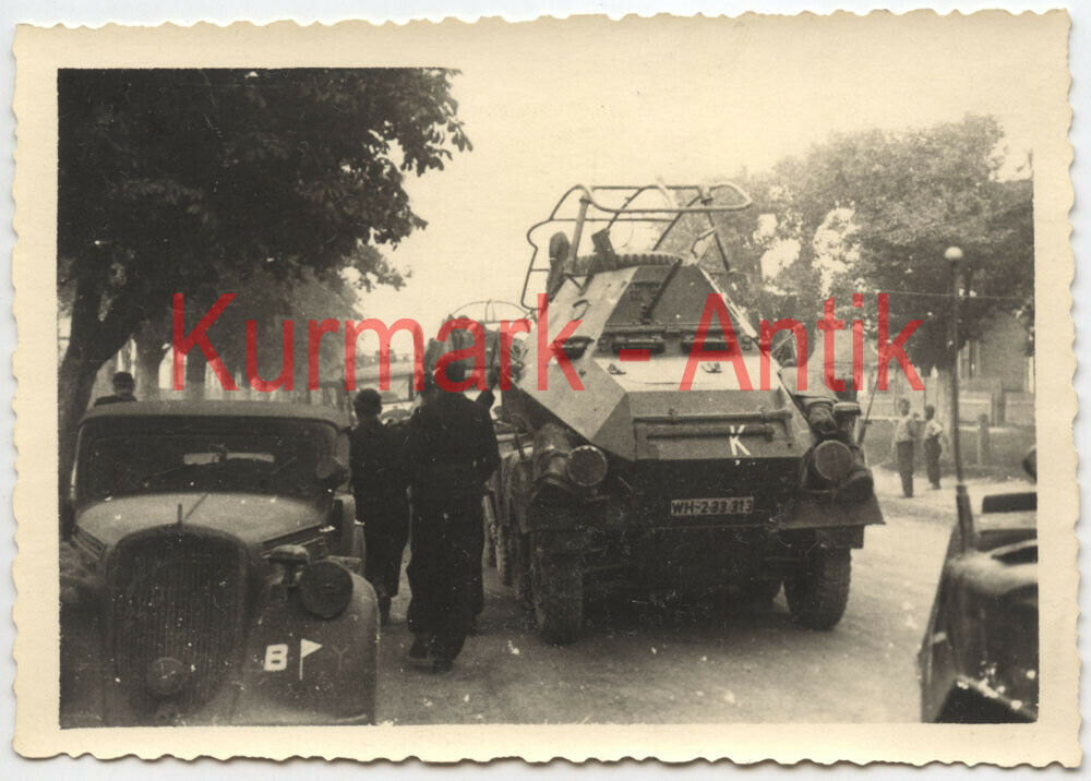 Foto Wehrmacht Panzer Spähwagen 232 Funker Polen Grenze Russland