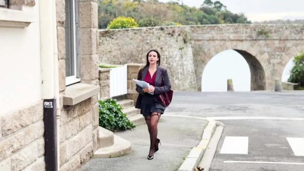 JacquieEtMichelTV – Venus – Venus masters her argument…