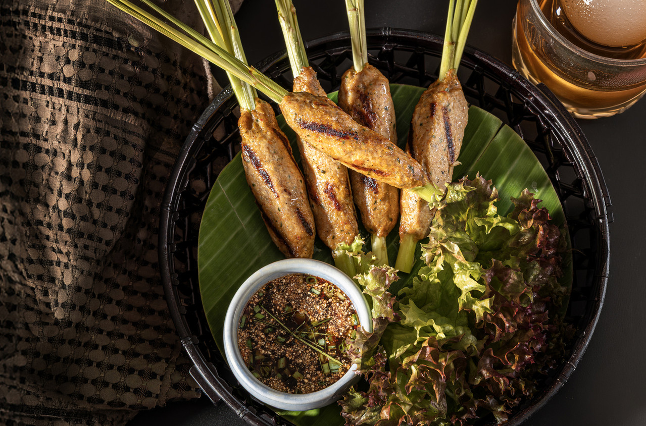 Savor the Smoky Aromas of Grilled Lemongrass Chicken