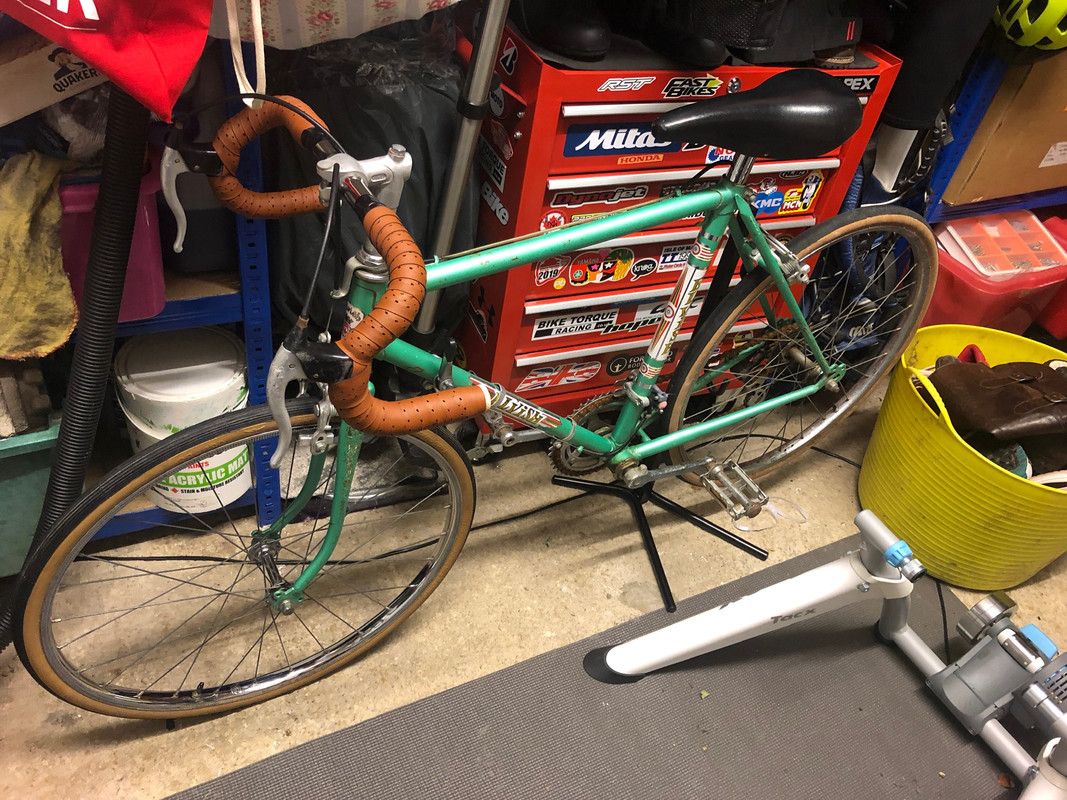 ED8A6DCA-78AA-481A-A016-6118A0EDB231