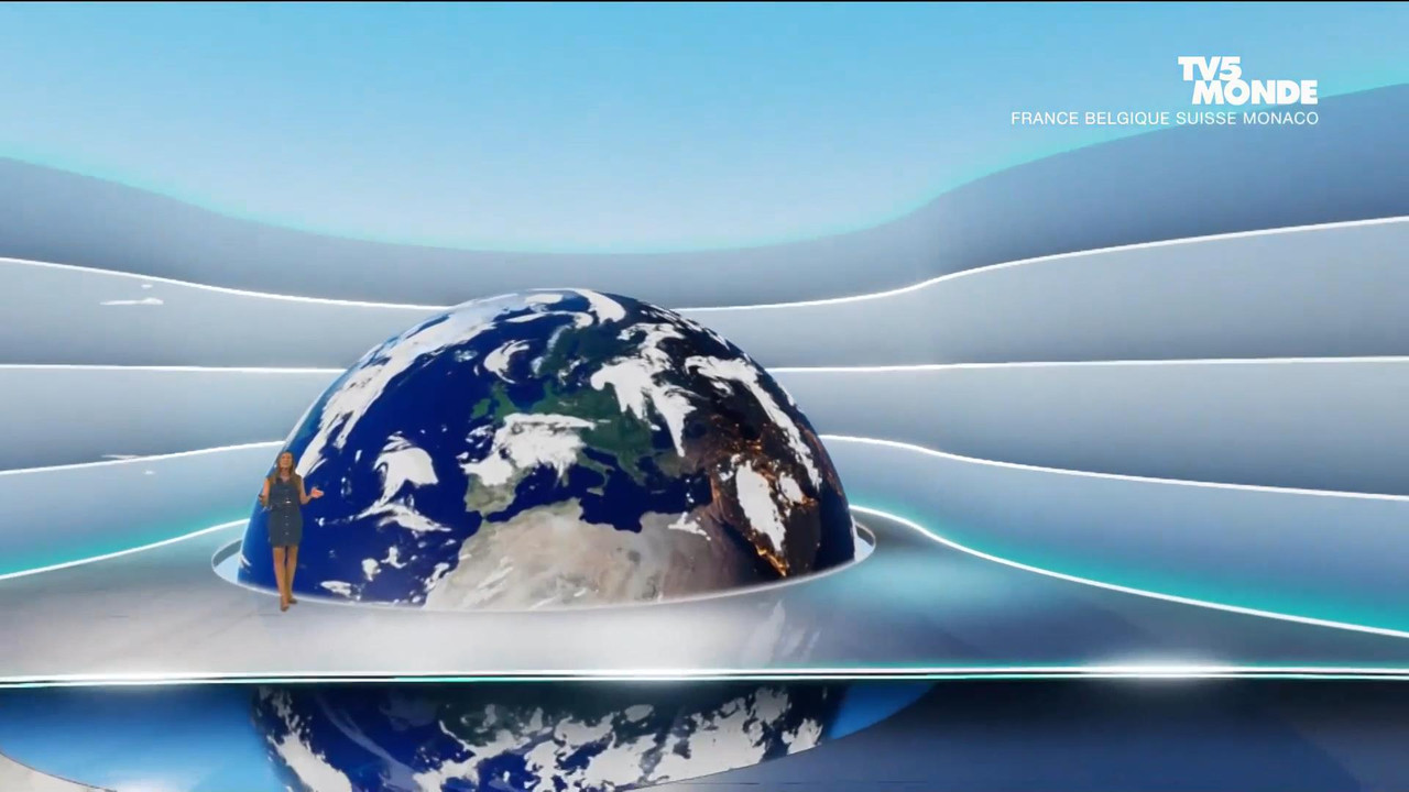 Daniela Prepeliuc TV5 220422.mp4_snapshot_00.00_[2022.04.22_18.37.36]