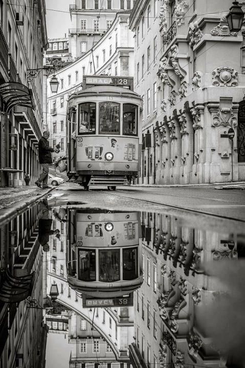 blacknwhitetram.jpg