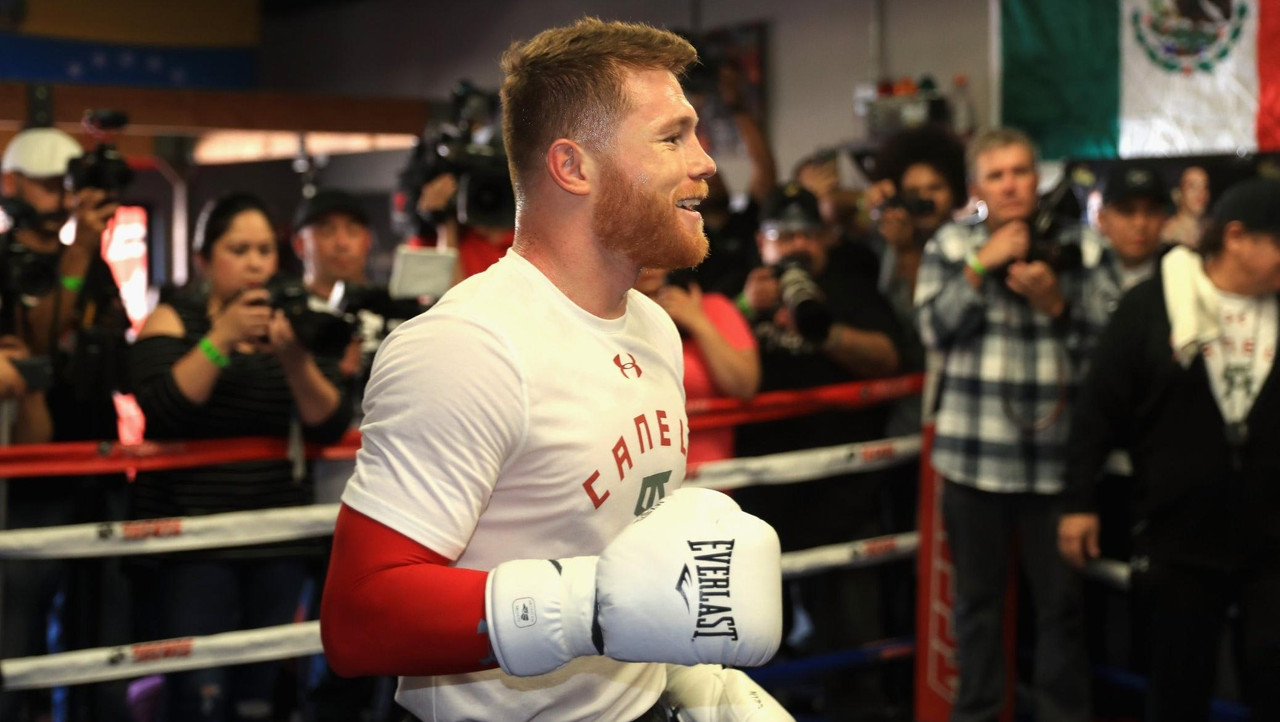 Canelo Álvarez entrena con mariachi previo a su pelea contra Golovkin