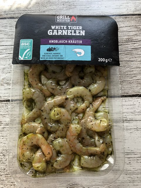 Пицца с креветками и цукини