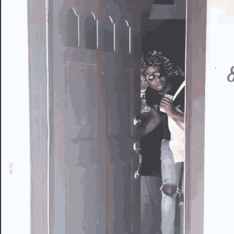 C867-DBDD-1-F60-4825-A1-DE-A3722-A7-BC28-C.gif