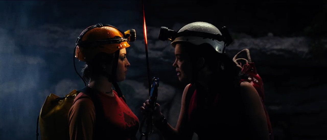 The Descent 2005 BluRay [Hindi + Tamil + Telugu + English] 480p 720p ESub Screenshot