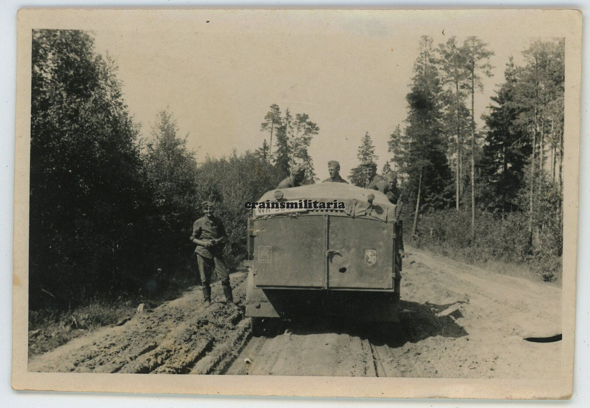 Orig. Foto Heer Lkw Kübelwagen mit Wappen Truppenkennzeichen in Russland