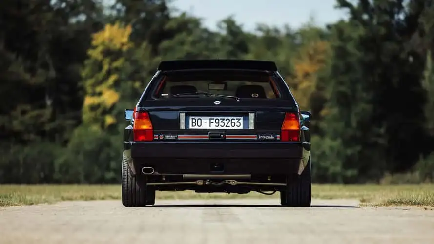 lancia-delta-hf-integrale-evo-martini-5-1992-nera-per-vasco-rossi-7.webp