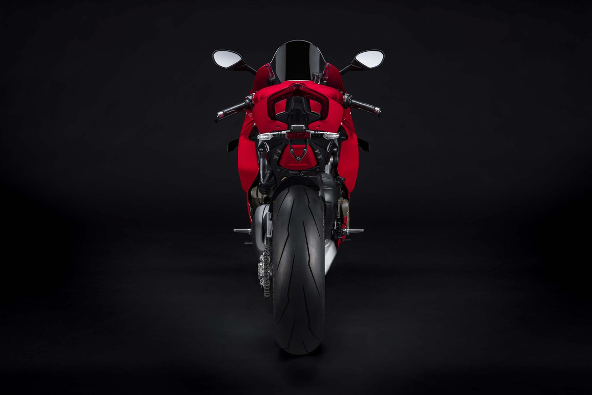 Фотографии Ducati Panigale V4 2022