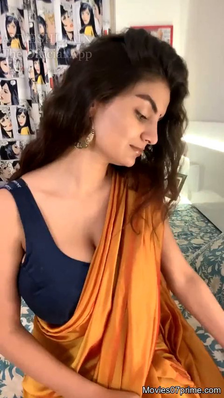 Anveshi jain Live.mp4.0022