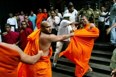 monks-fighting-colombo-telegraph4(1).webp