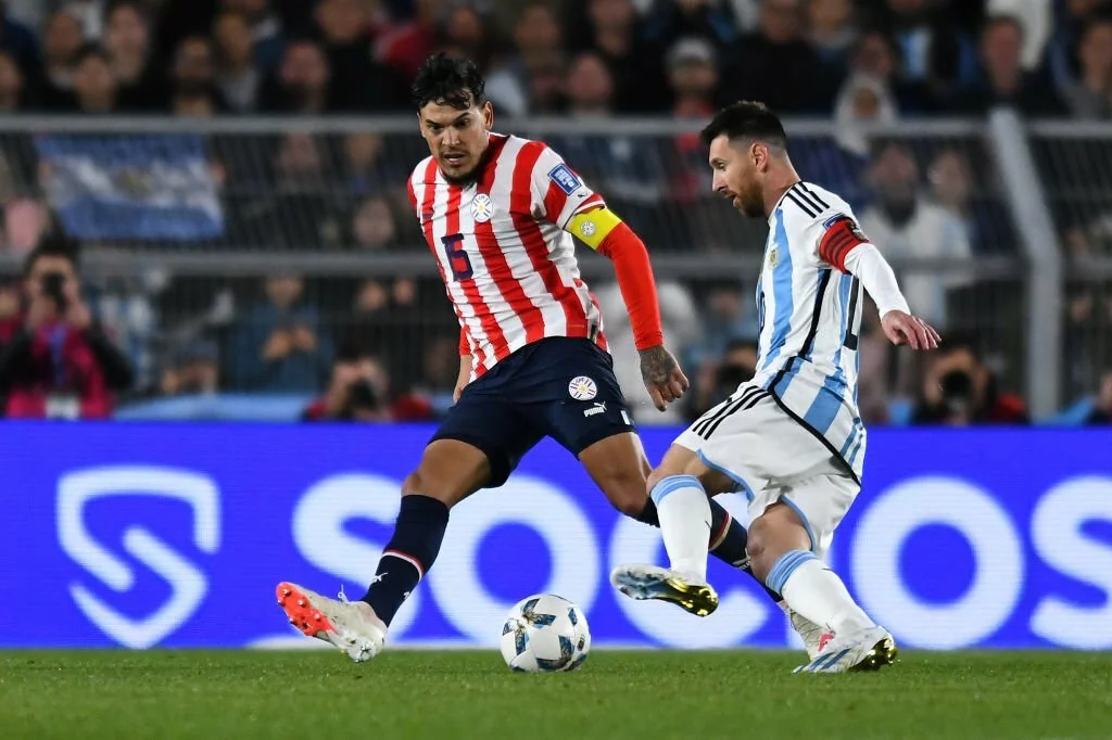 Messi playing against Paraguay