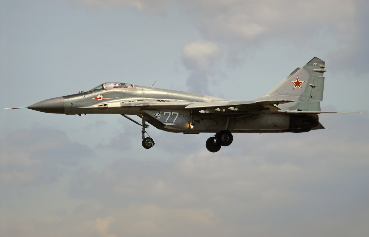787. IAP, Mig-29 77 white (2)