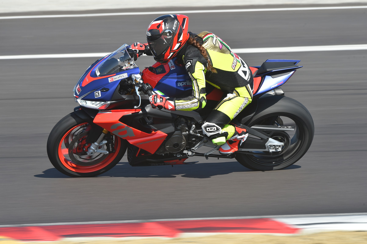 18E8F7F8-3F3B-4615-9416-454D87E3405E