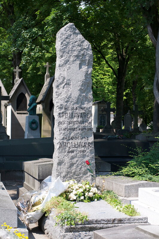 P-re-Lachaise-Division-86-tombe-Apollinaire-01