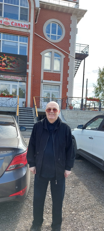 Холуница_Придорожные кафе,гстиница имагазины