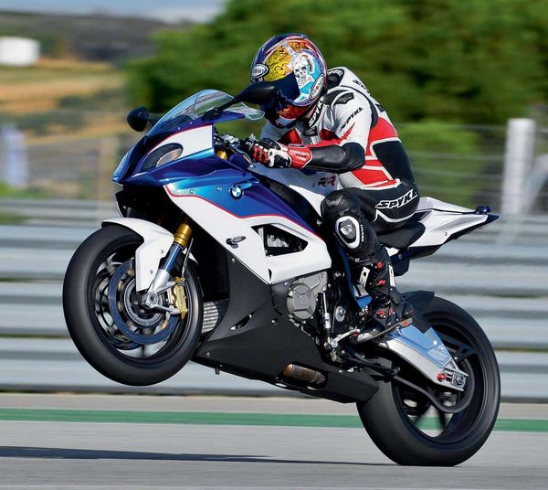 BMW S1000RR Superbike – первый немецкий мотоцикл который сможет BMW S1000RR Superbike – первый немецкий мотоцикл который сможет