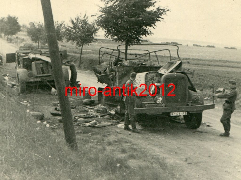 Foto, Wehrmacht, von englischen Panzern zerstört