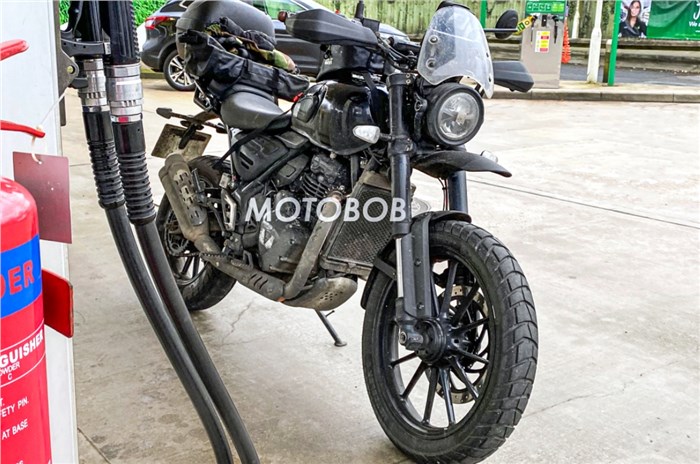 Шпионские фото одноцилиндровых мотоциклов Triumph