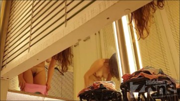 [Image: Voyeur17615082818.jpg]