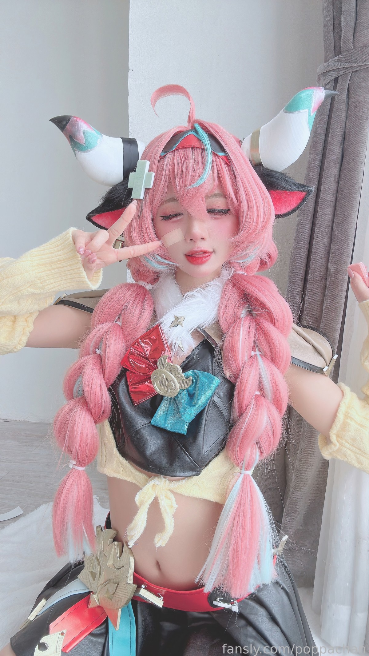 PoppaChan Varesa Cosplay Set – 33 Photos 177MB插图1