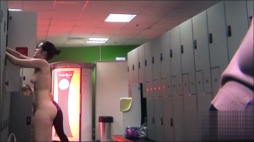 [Image: Voyeur57395101017.jpg]
