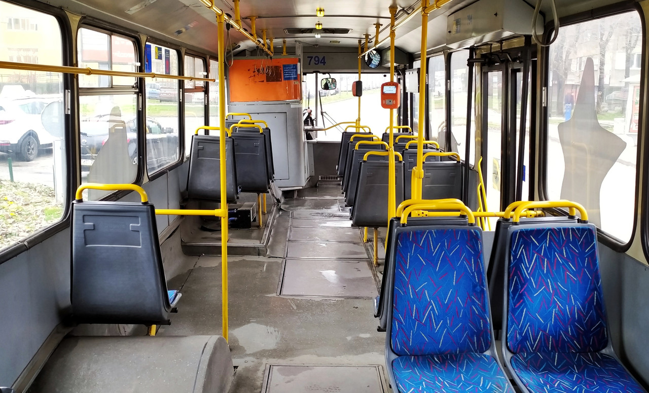 Volvo B10MA / Neobus 405GZ (2002/14) #794 - Putnichki prostor(5)