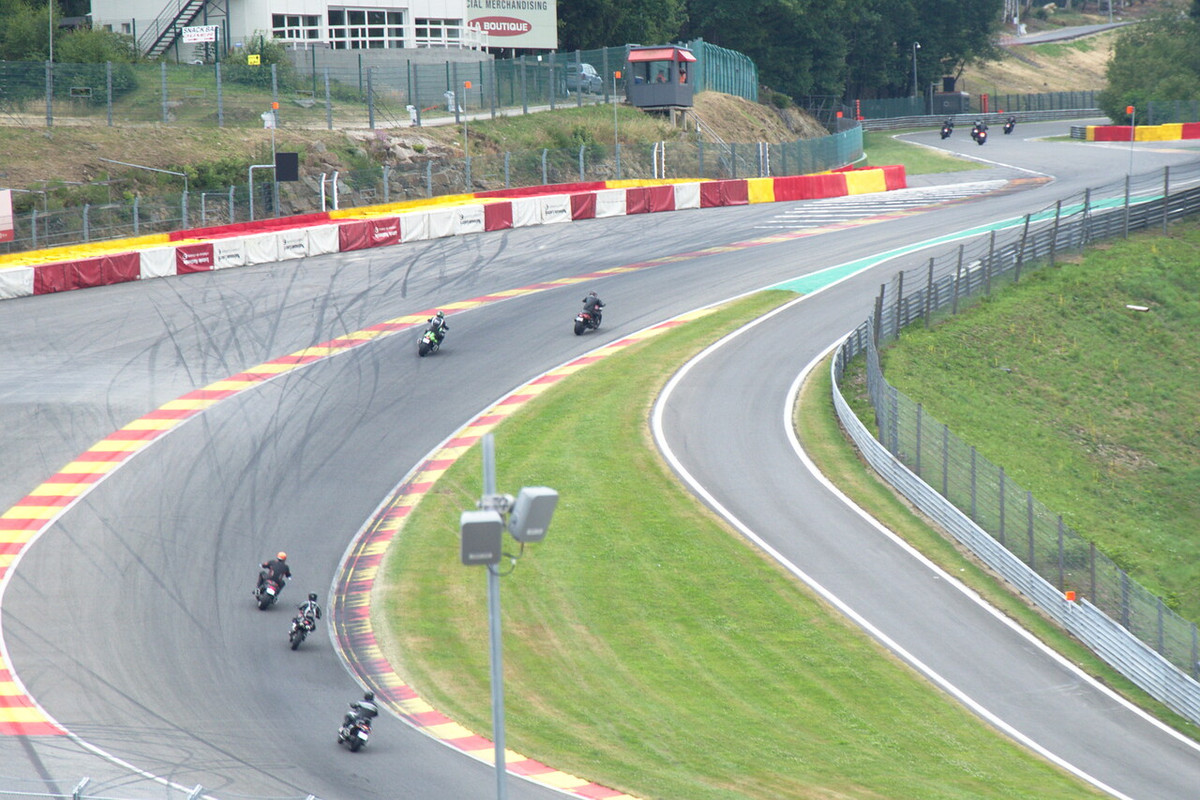Une journée de roulage à SPA FRANCORCHAMPS - Page 2 R-DSC2760