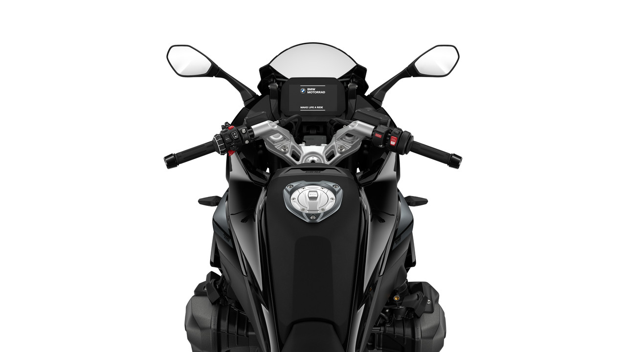 P90596246_highRes_the-new-bmw-r-1300-r