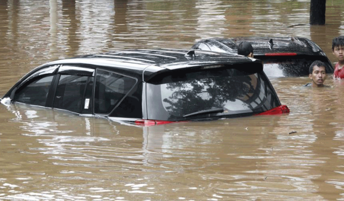 Situasi Darurat Banjir Jakarta: 53 RT Terendam, Warga Mulai Mengungsi