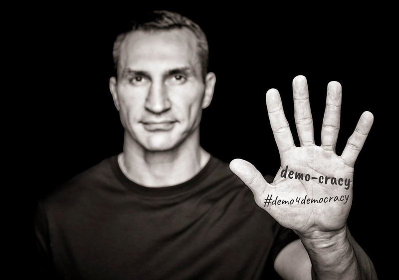 Владимир Кличко: Морална грешка е да връщат руснаците в листите на WBA