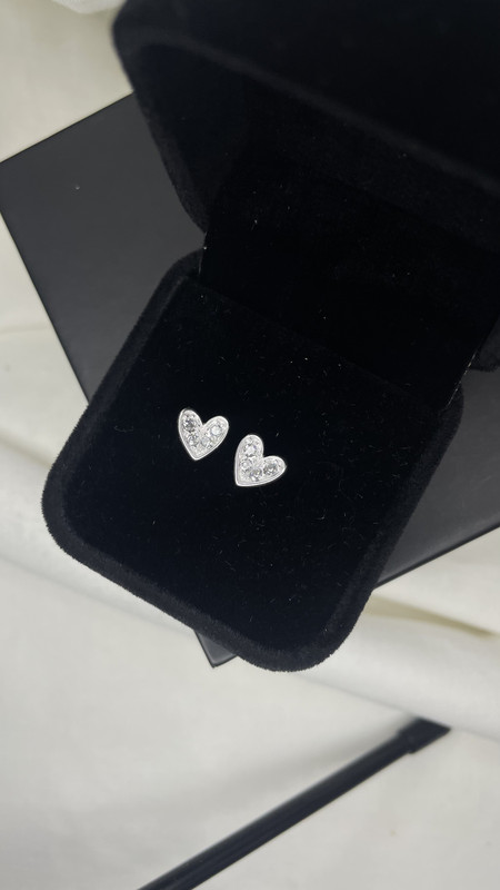 Arete de Corazón Relleno con Brillos Pequeño