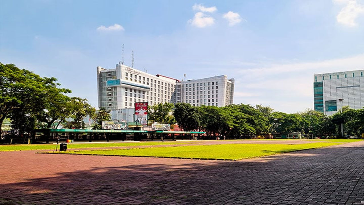 Lapangan Benteng Medan: Pusat Keramaian, Hiburan, dan Olahraga Kota