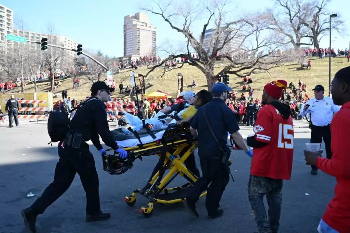 Tiroteo en desfile de los Chiefs deja varias víctimas en Kansas City