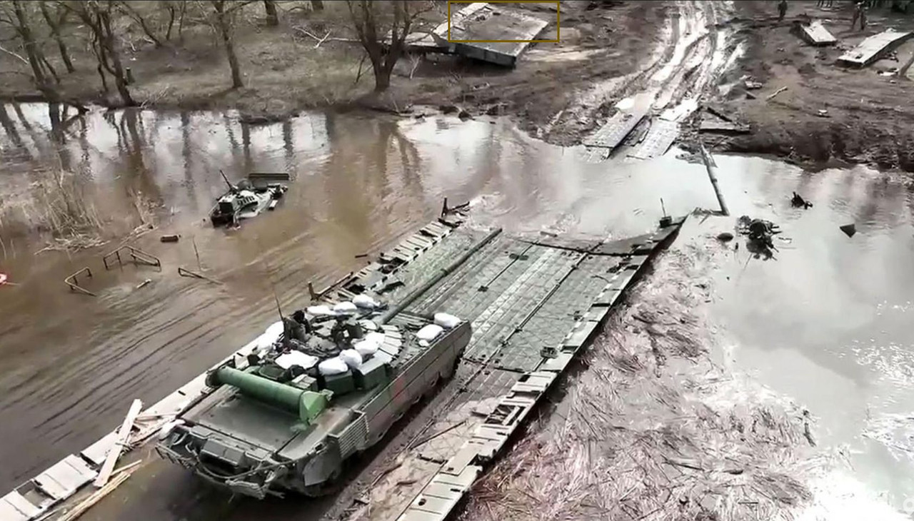 1095 River link pontoon (for PMP(-M) floating bridge system) destr 07 04 22