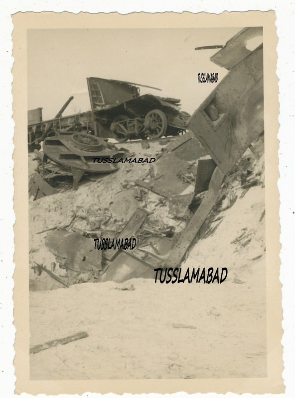 Panzerzug Zug Waggon Kanone Geschütz Bahn Eisenb