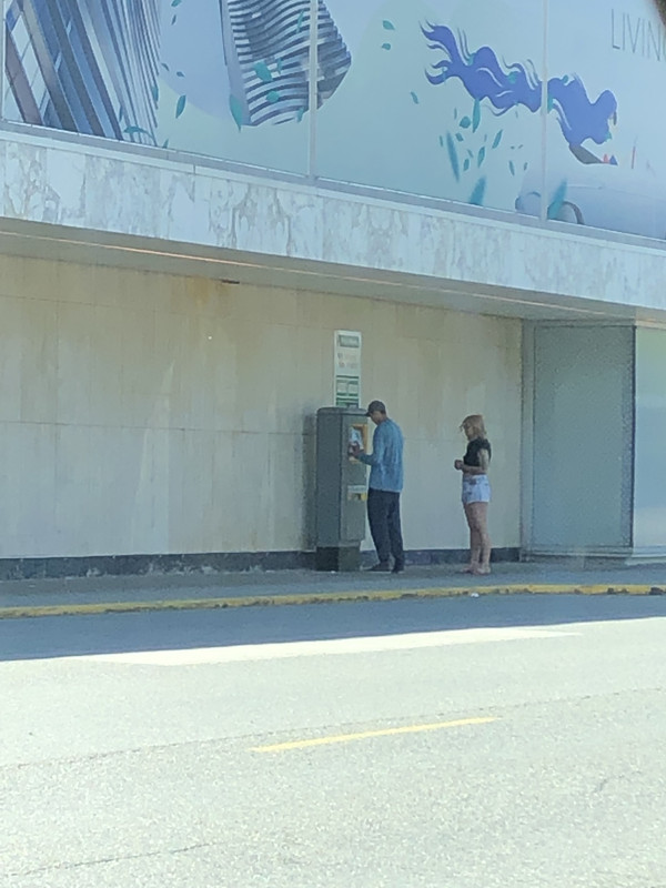 AFE6D5C6-ABAA-49C6-86E0-E7842145DE81